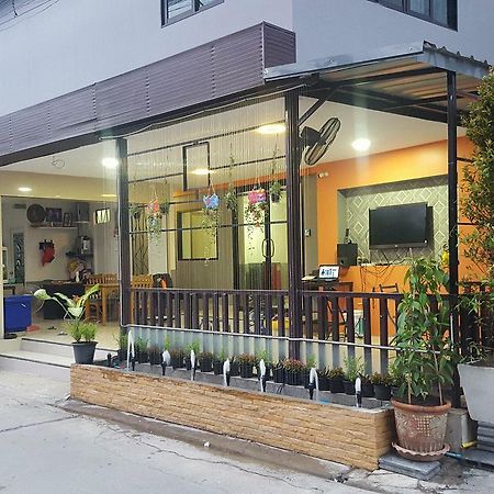 Wj Residence At Suvarnaphumi Банкок Екстериор снимка